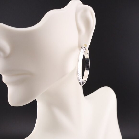 Elegant Women's Sterling Silver Textured Hoop Earrings w/ Hinged Snap Jewelry ** - Picture 7 of 10